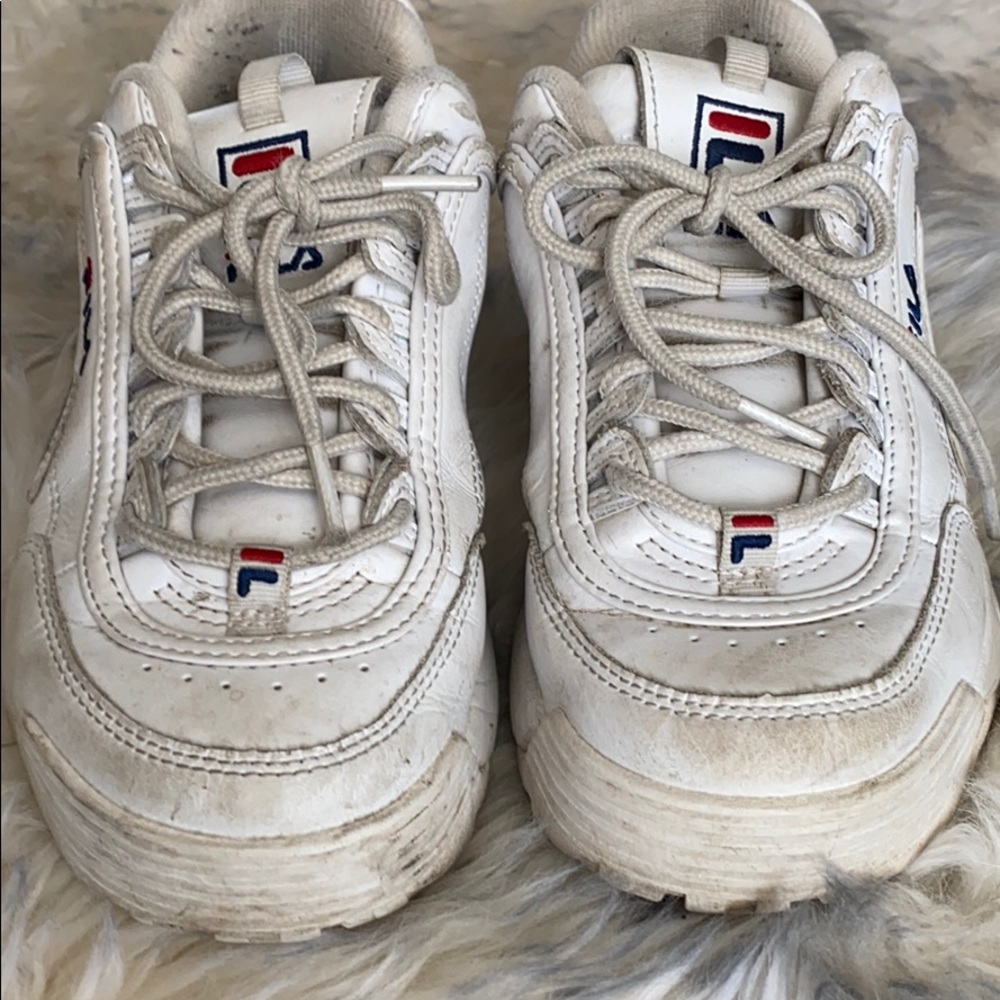 Fila Disrupter. Good shape, needs a good cleaning.